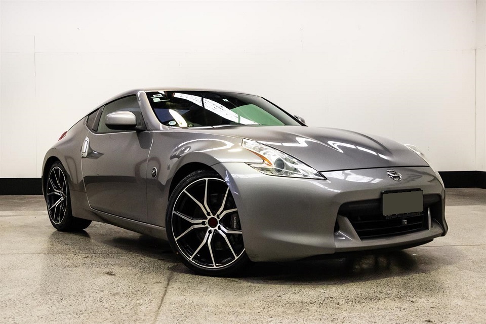 Nissan 370Z on BGW Compton