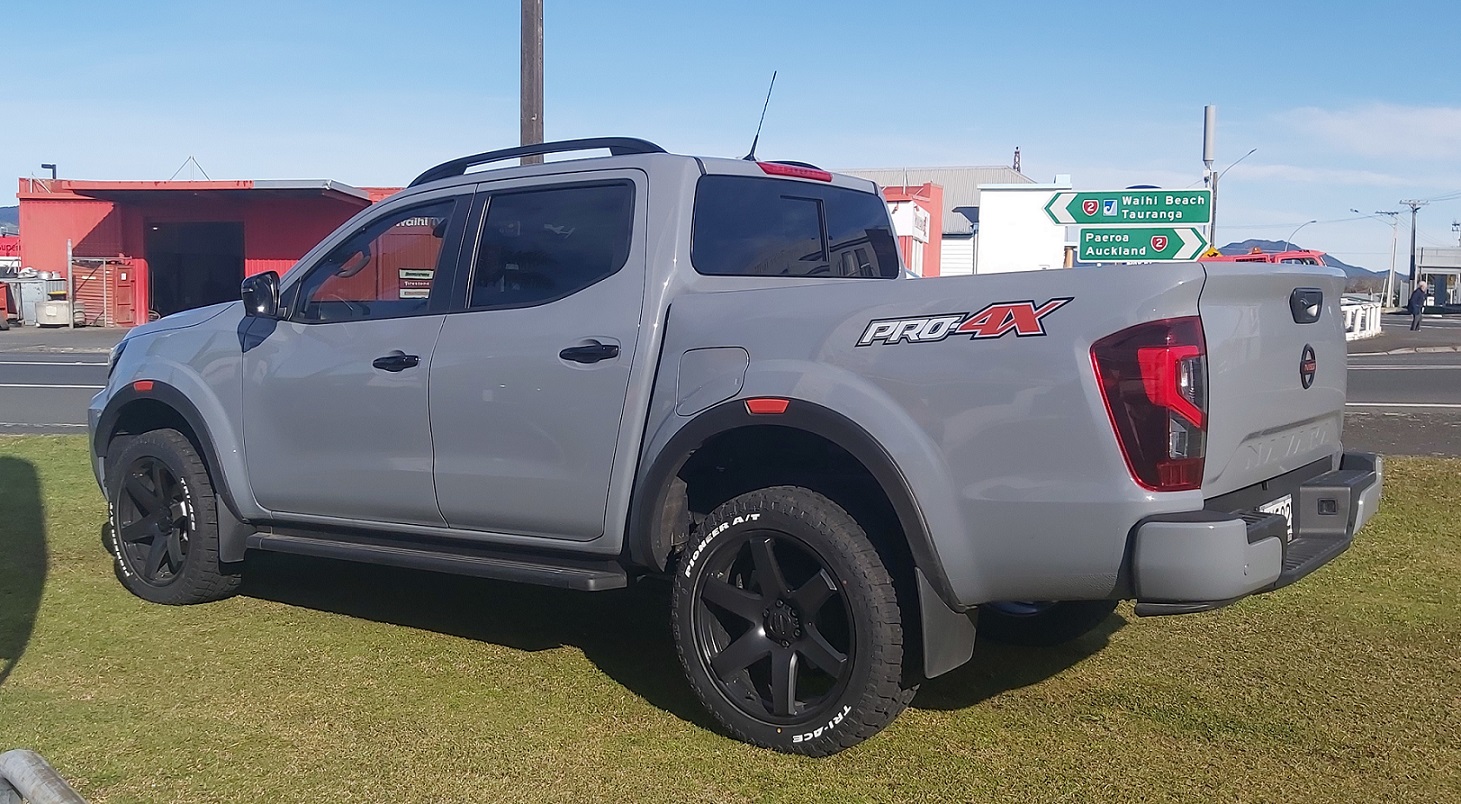 Nissan Navara Pro 4X on BGW Beast