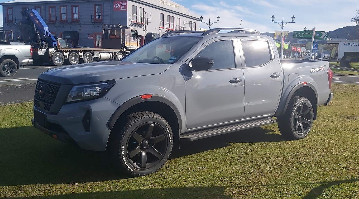 Nissan Navara Pro 4X on BGW Beast