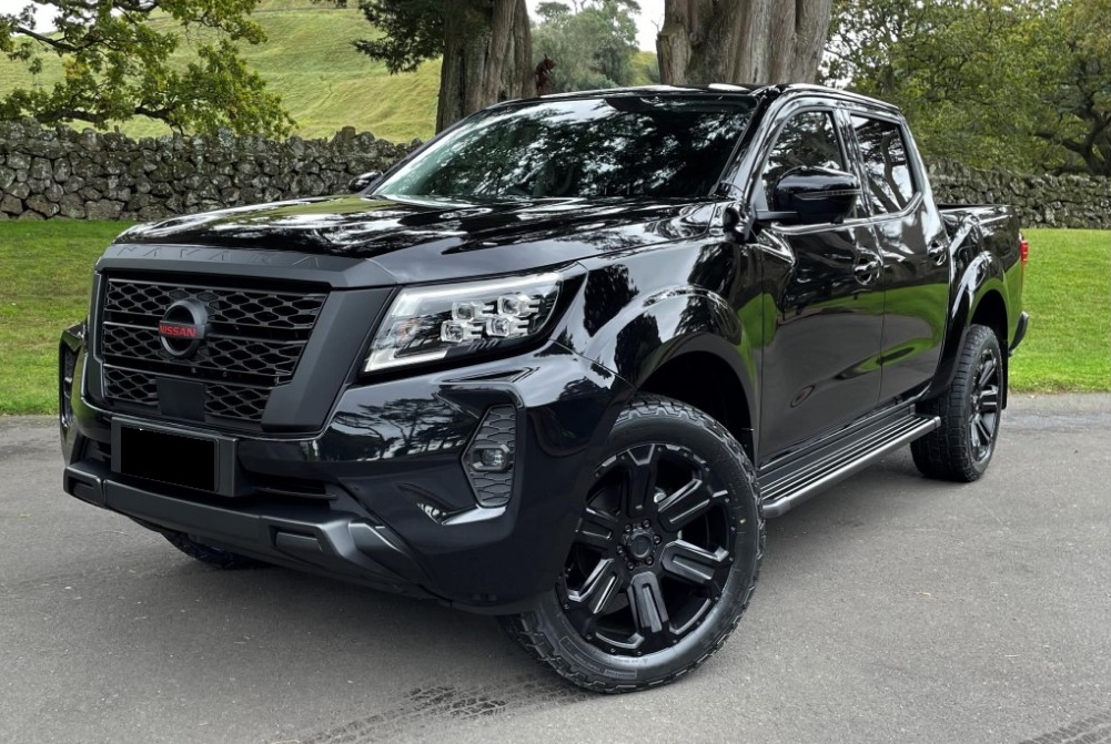 Nissan Navara STX on Black Rhino Wanaka