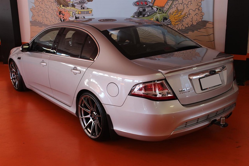 Ford Falcon FG on BGW Circuit