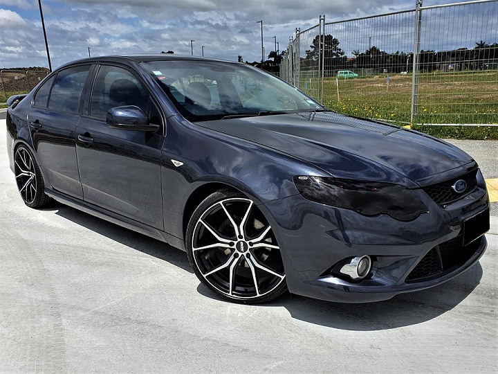 Ford Falcon FG XR6 on BGW Compton