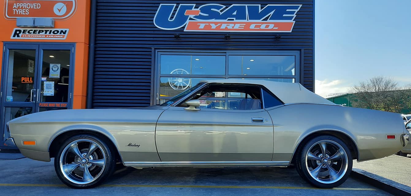 Ford Mustang (1971) on Ridler R695