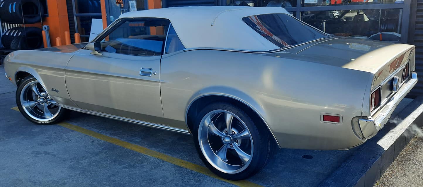 Ford Mustang (1971) on Ridler R695