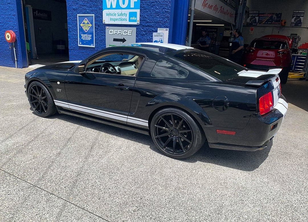 Ford Mustang on Covert CV2