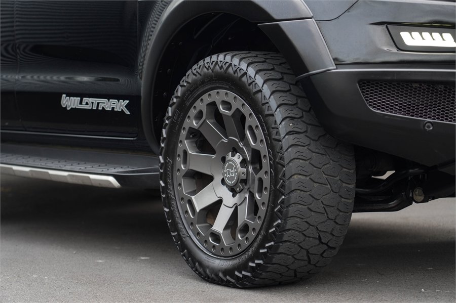Ford Ranger on Black Rhino Warlord and AMP tyres
