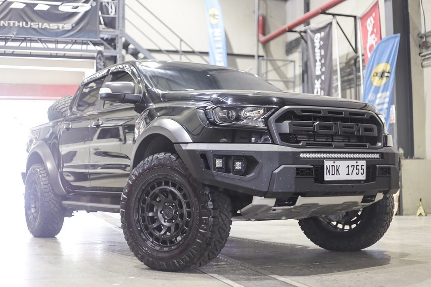 Ford Ranger Raptor on Black Rhino Chamber