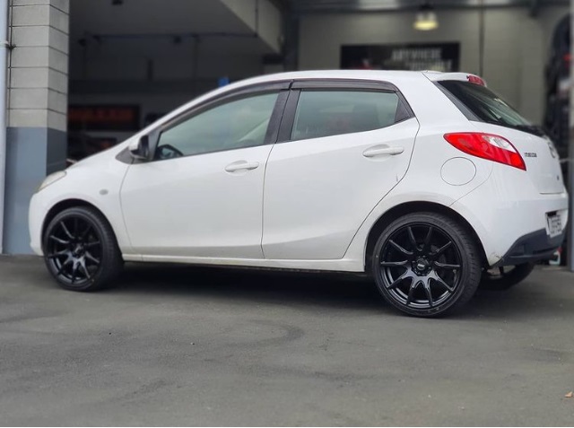 Mazda Demio on BGW Ratchet