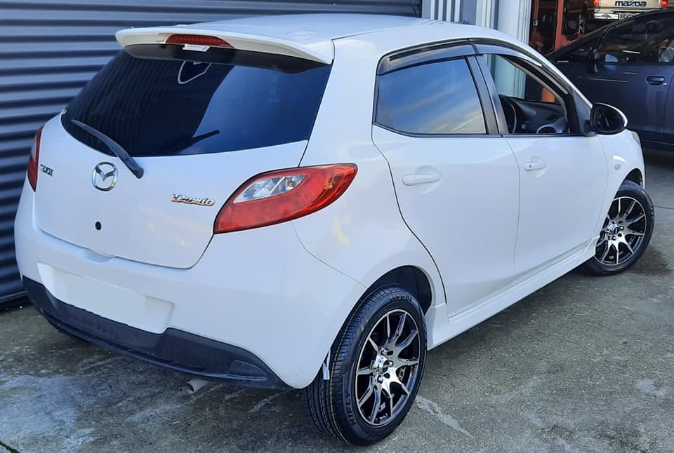 Mazda Demio on BGW Ratchet