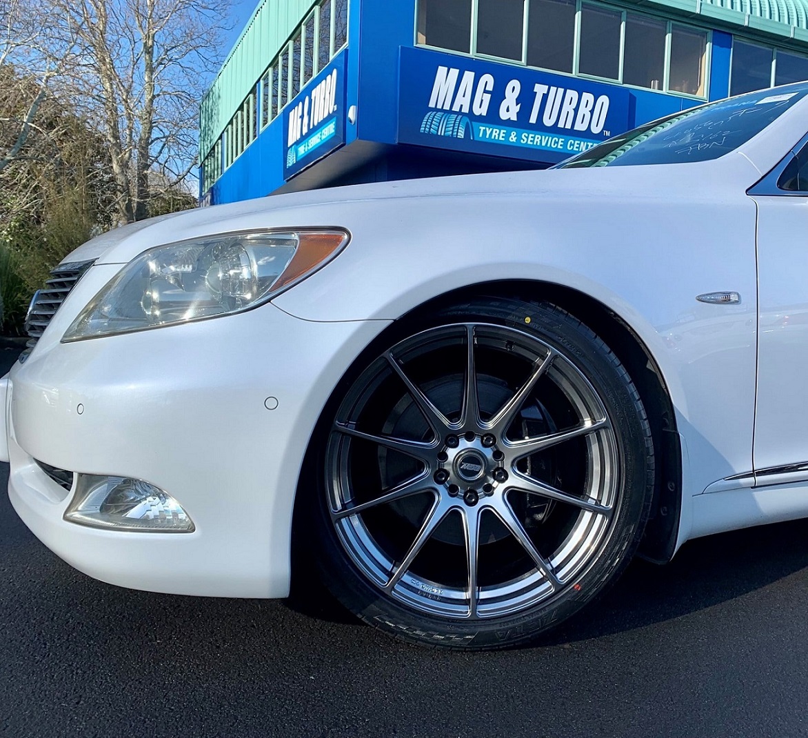 Lexus LS460 on BGW Circuit