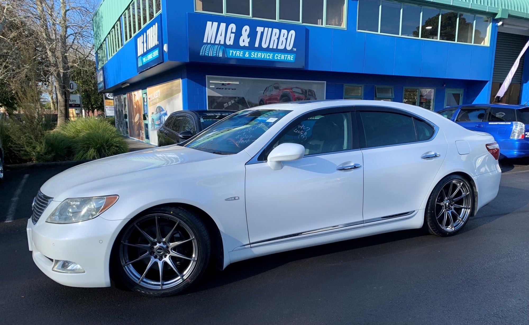 Lexus LS460 on BGW Circuit