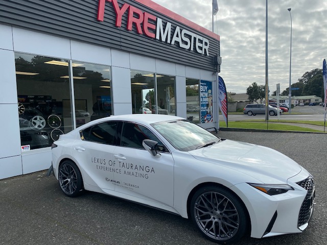 Lexus IS on Covert CV1