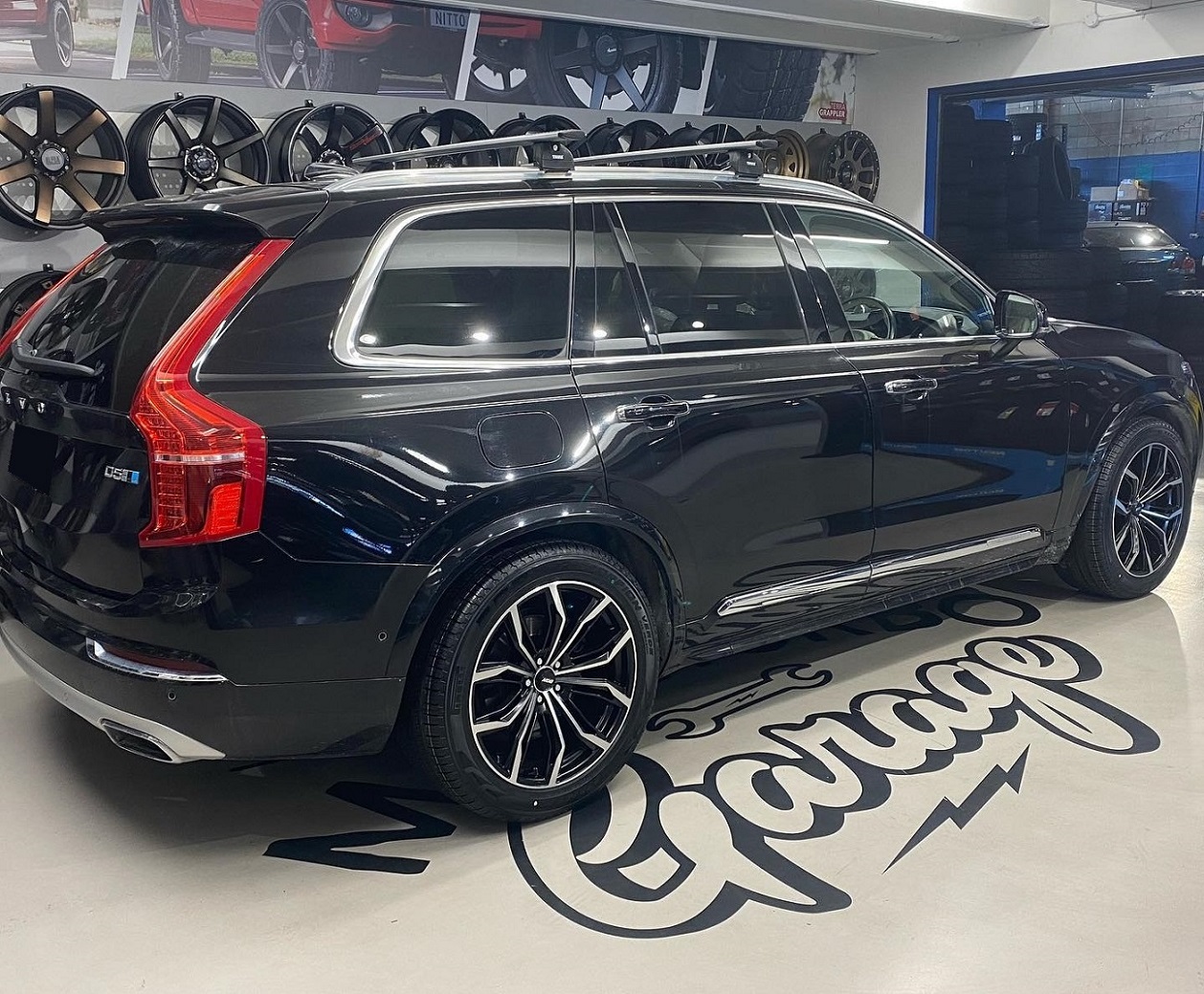 Volvo XC90 on BGW Black Widow