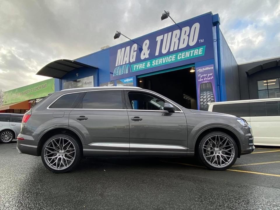 Audi Q7 on Covert CV1