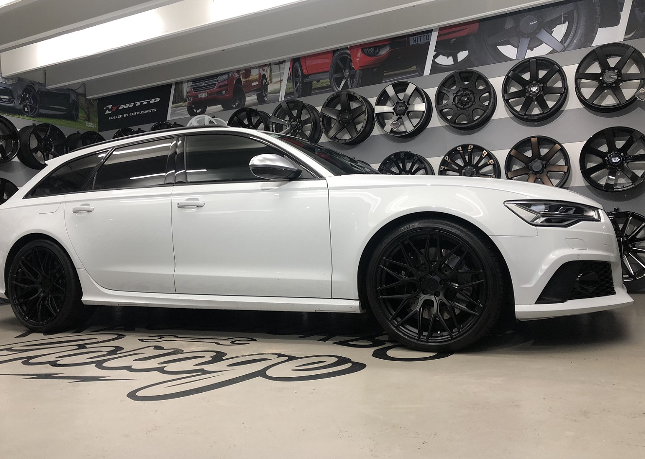 Audi RS6 (2015) on Covert CV1