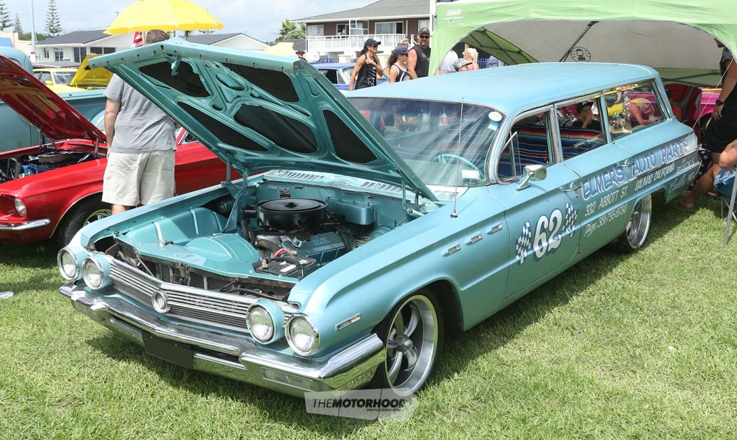 Buick Invicta wagon (1962) on Ridler R695