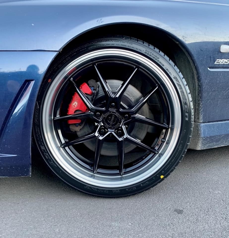 Holden Commodore Clubsport VY on Covert CV4