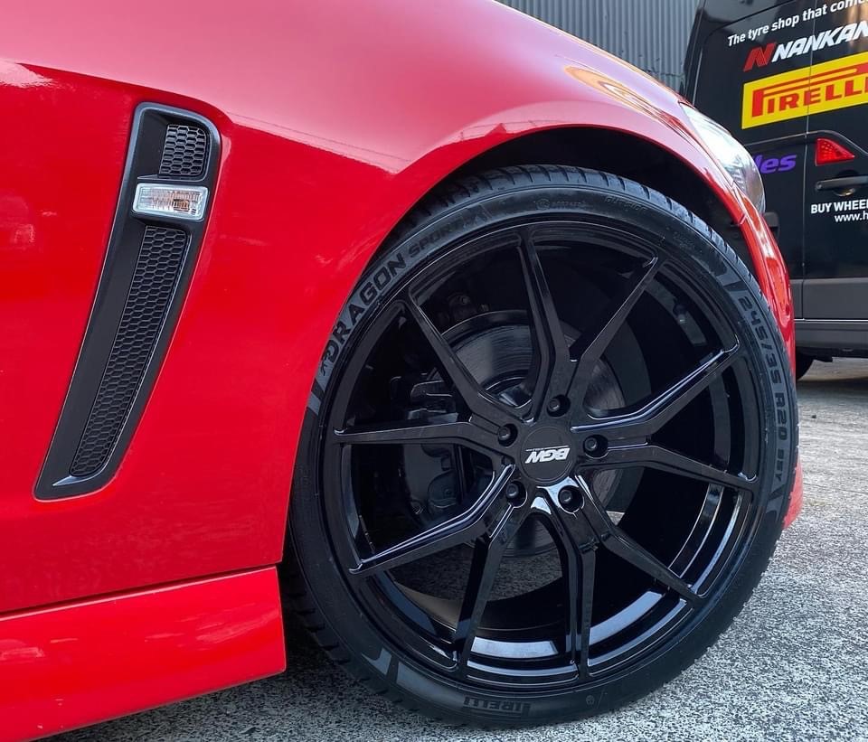 Holden Commodore VF on BGW Compton