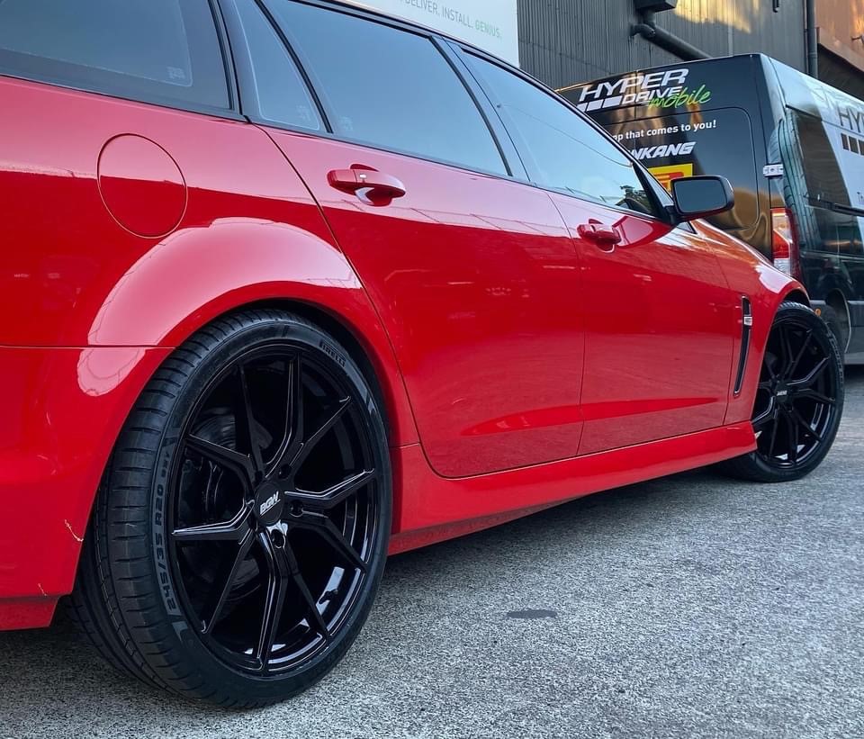 Holden Commodore VF on BGW Compton