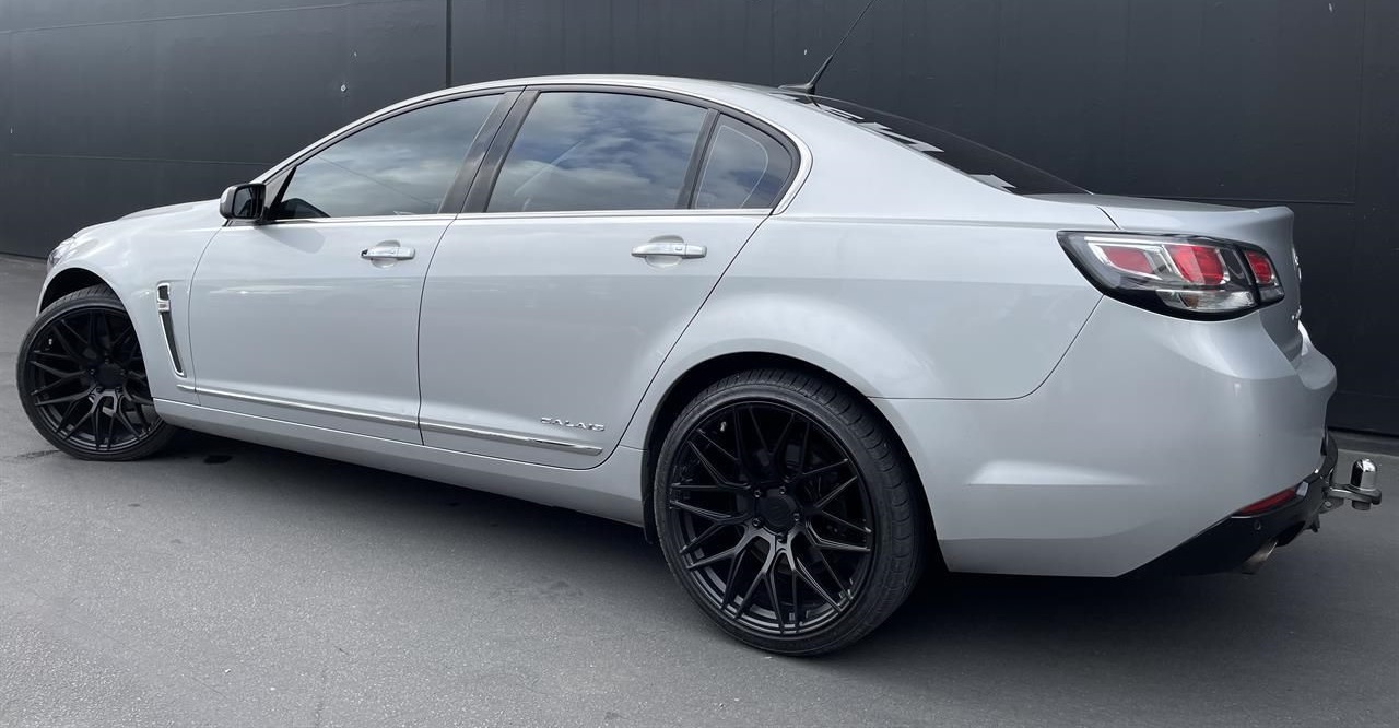 Holden Commodore VF on Covert CV1