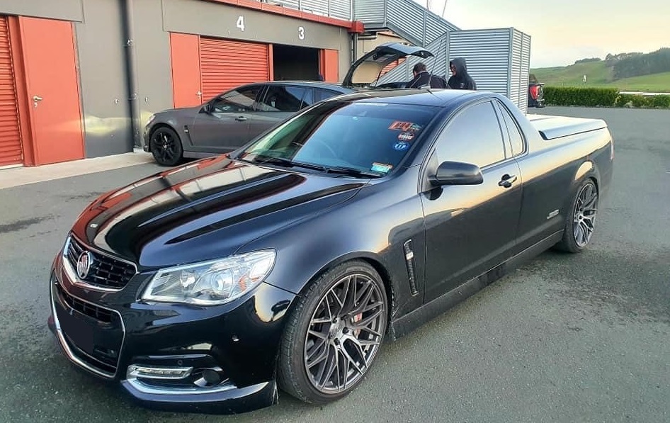 Holden Commodore SS VF Ute on Covert CV1