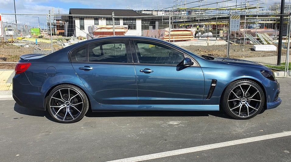 Holden Commodore VF on BGW Compton