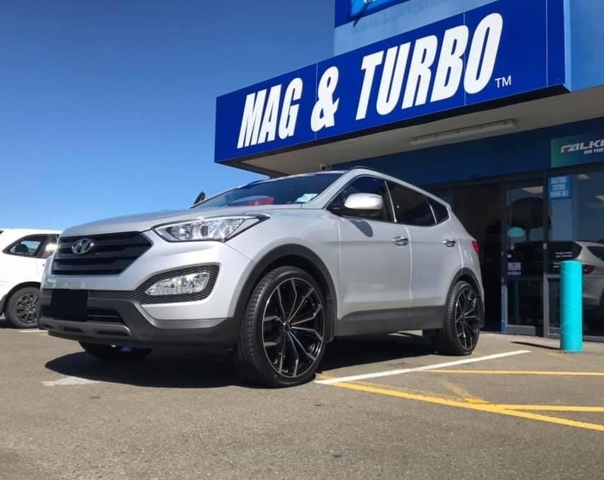 Hyundai Santa Fe on BGW Black Widow