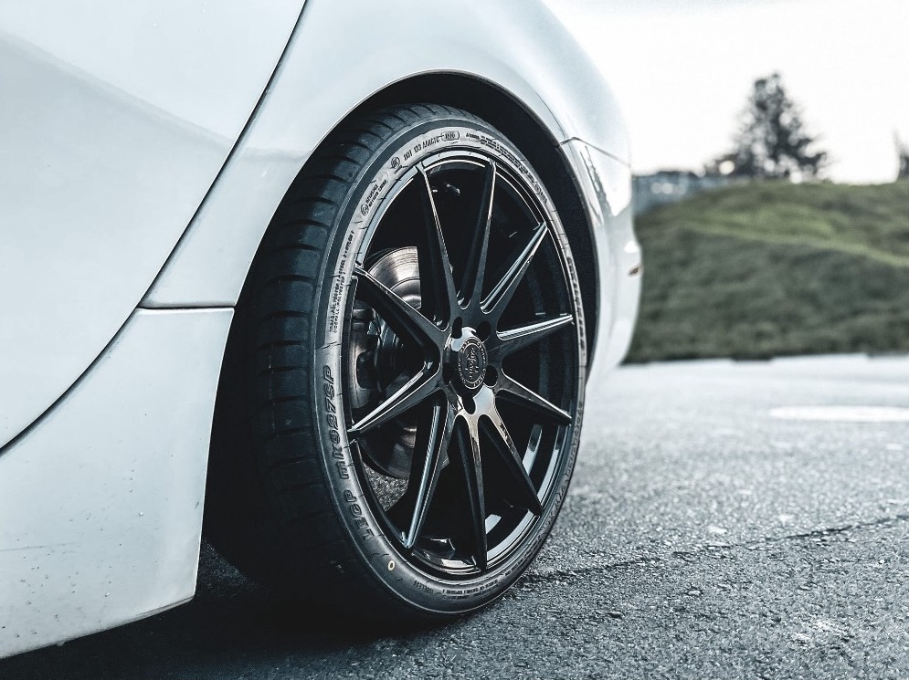 Jaguar XJ on Covert CV2