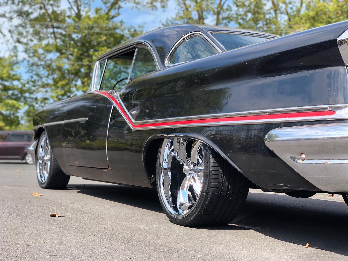 Oldsmobile 98 (1957) on Staggered Ridler R695