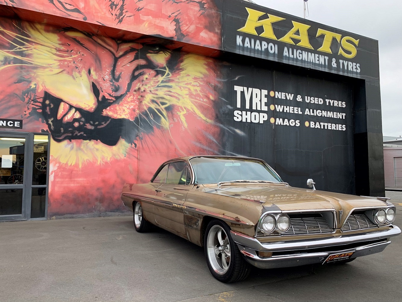 Pontiac Bonneville (1961) on Ridler R695