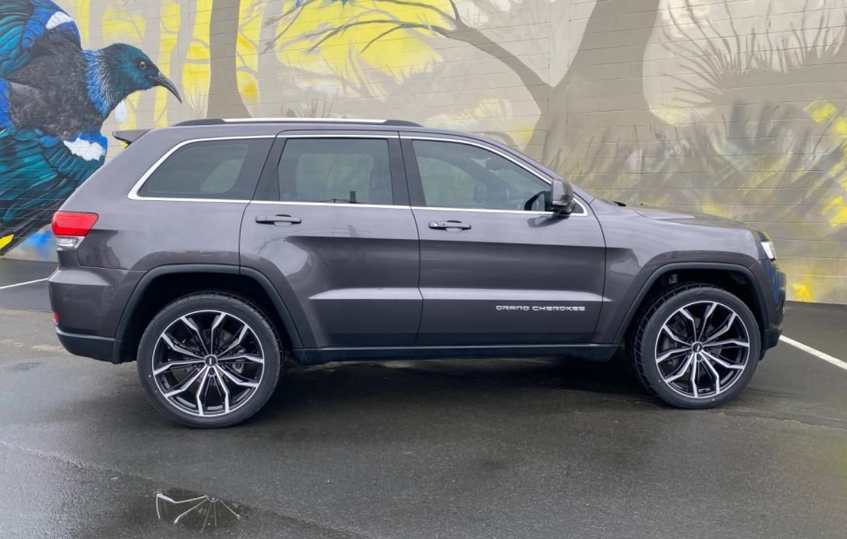 Jeep Grand Cherokee on BGW Black Widow