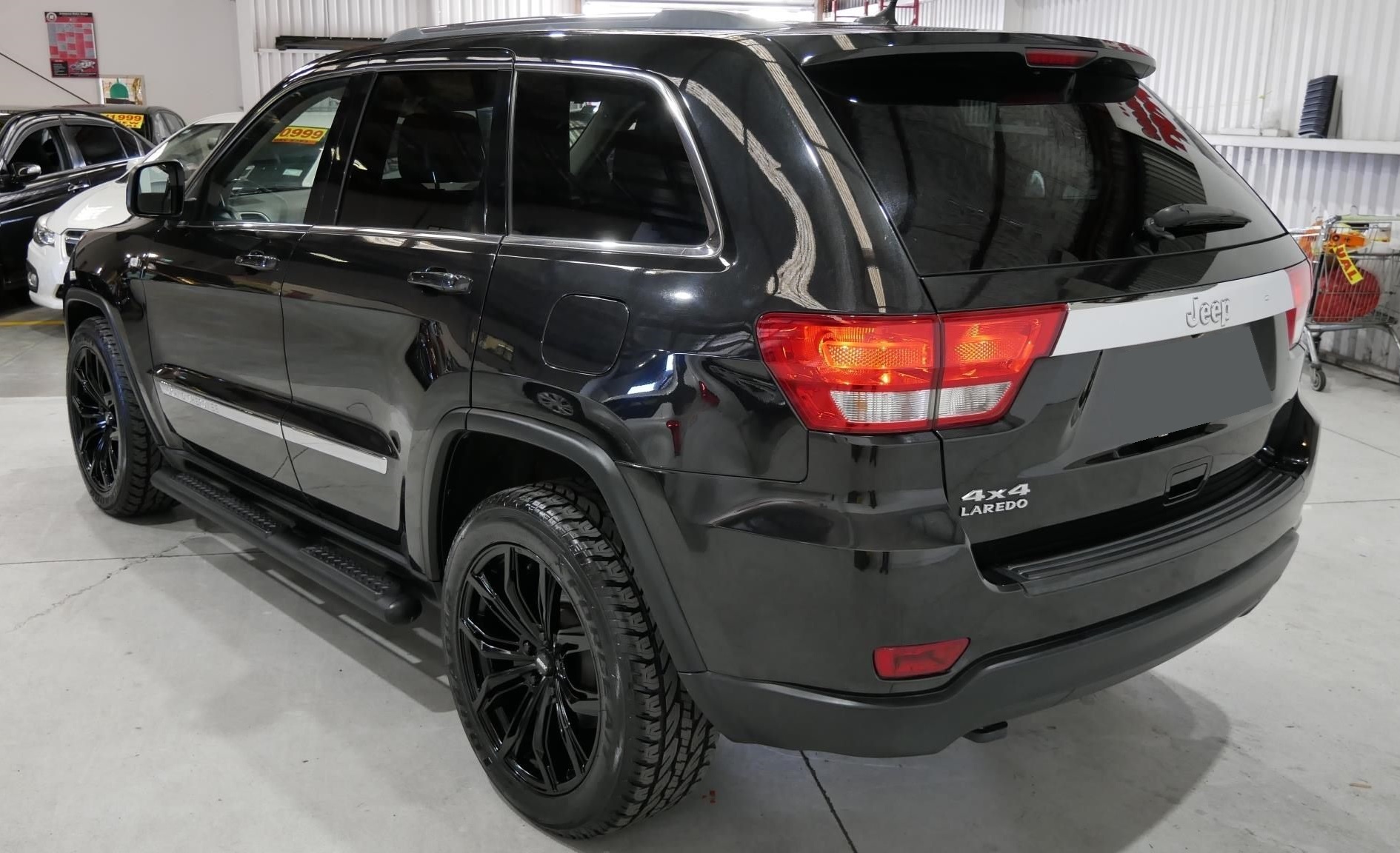Jeep Grand Cherokee on BGW Black Widow & Touradors