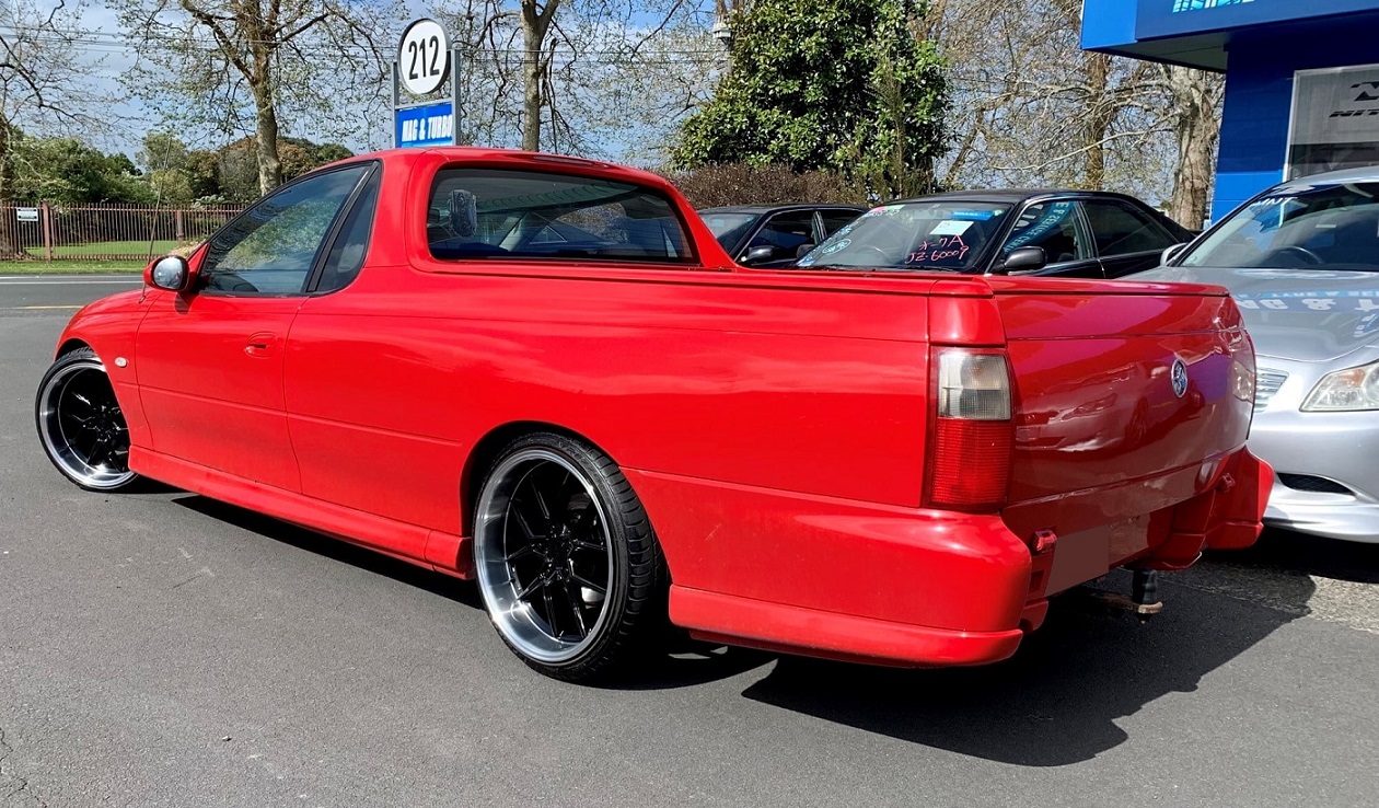 Holden Commodore on Covert CV4