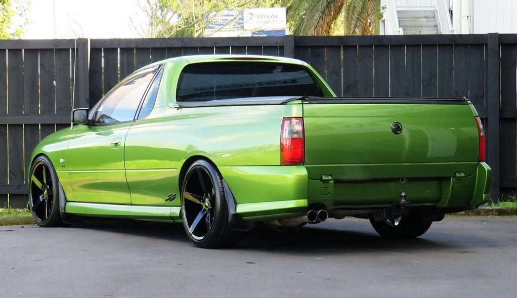 Holden Commodore SS (2003) on BGW Torque