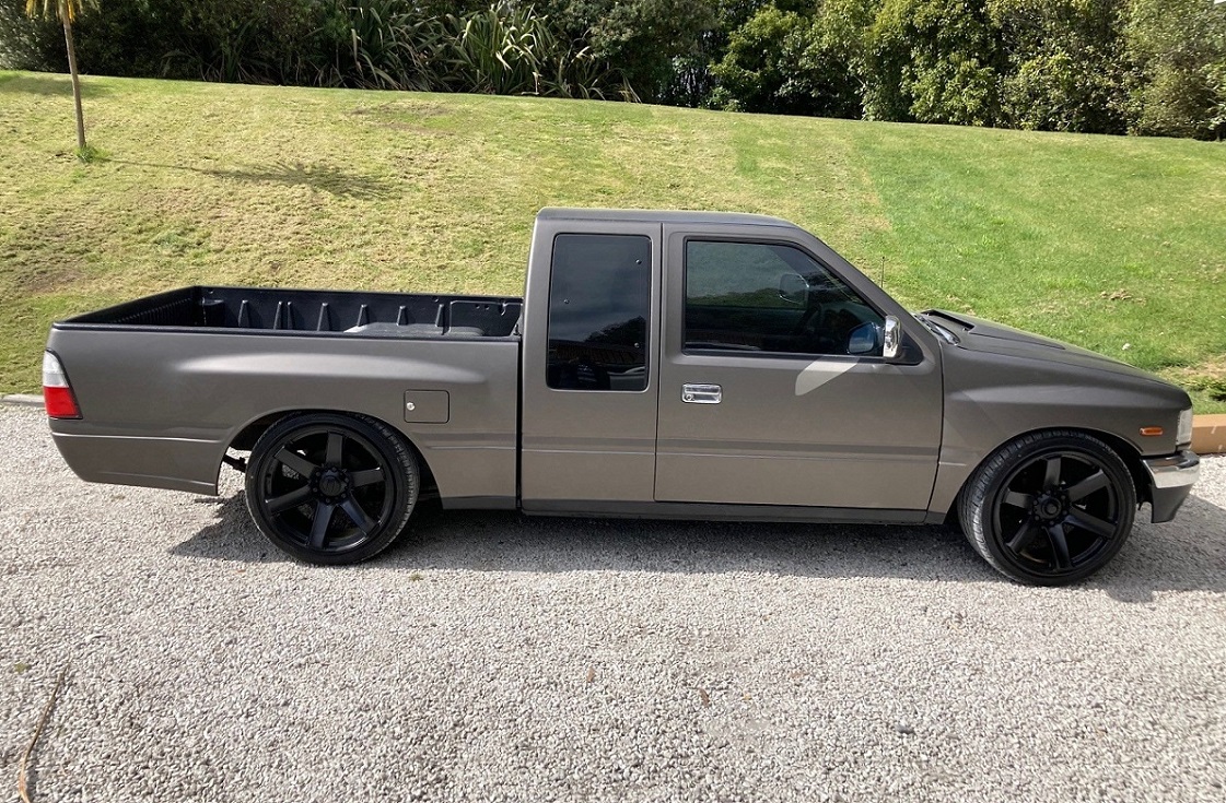 Holden Rodeo (1995)w/ Isuzu MU guards on BGW Beast