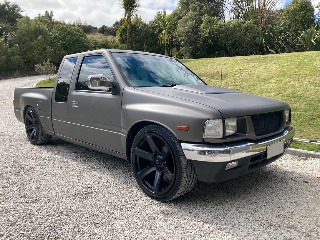 Holden Rodeo (1995)w/ Isuzu MU guards on BGW Beast