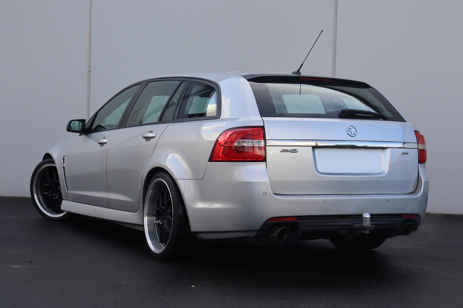 Holden Commodore VF2 on Covert CV4