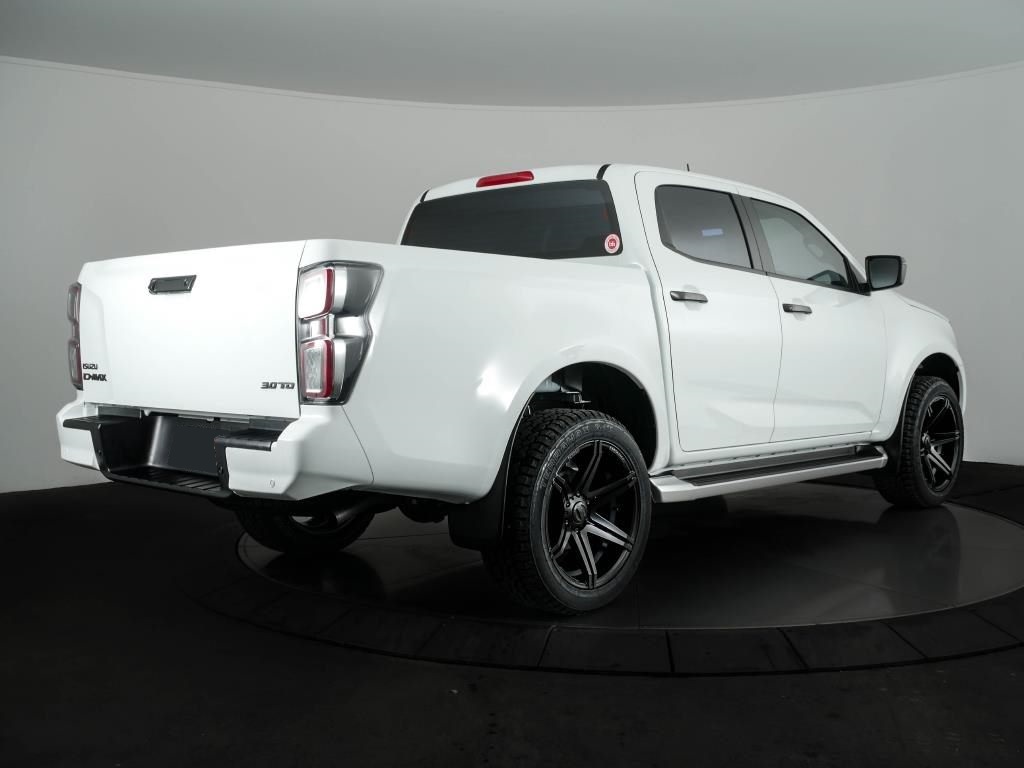 Isuzu D Max on BGW Tempest