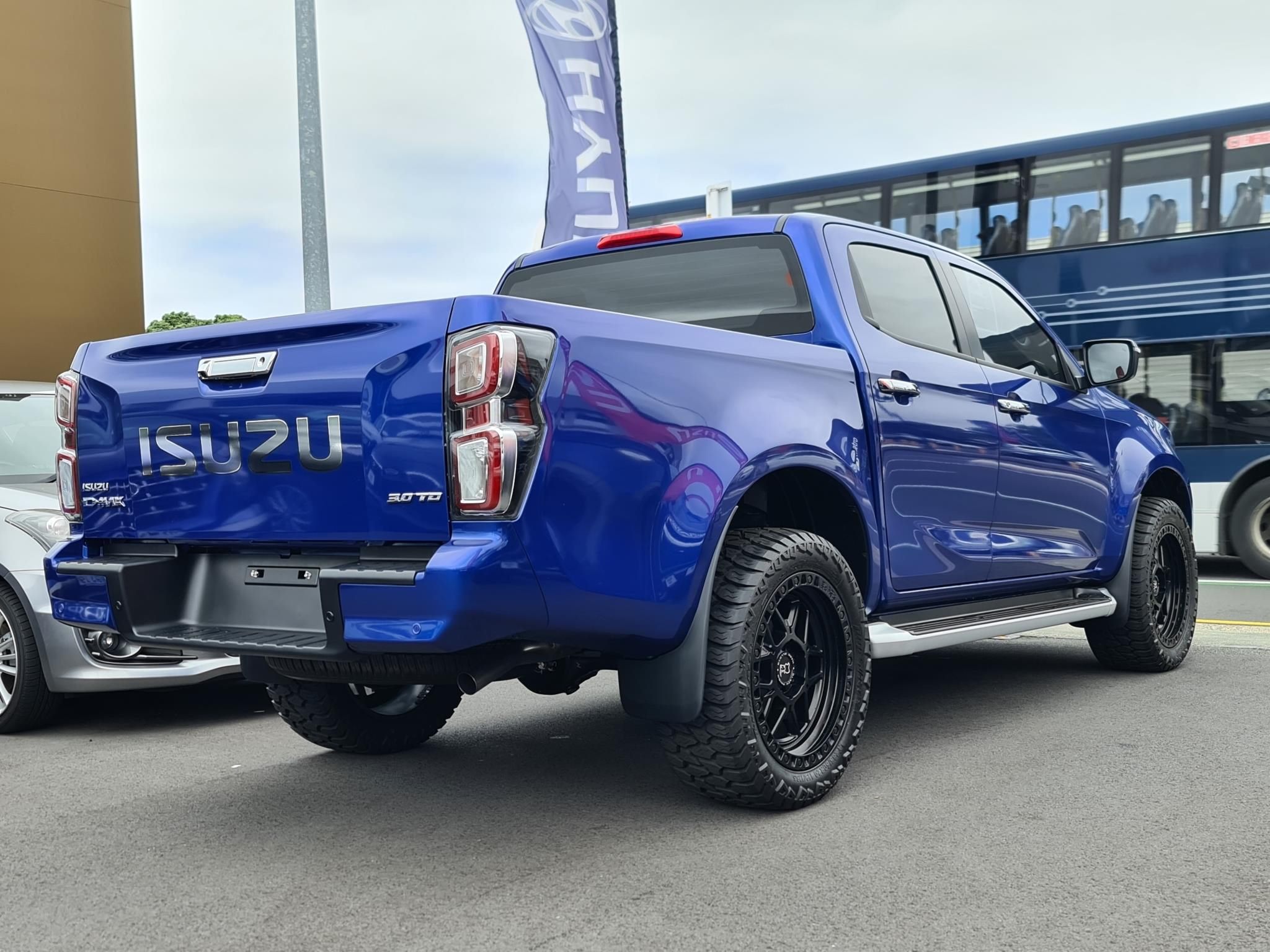 Isuzu D Max on Black Rhino Kelso