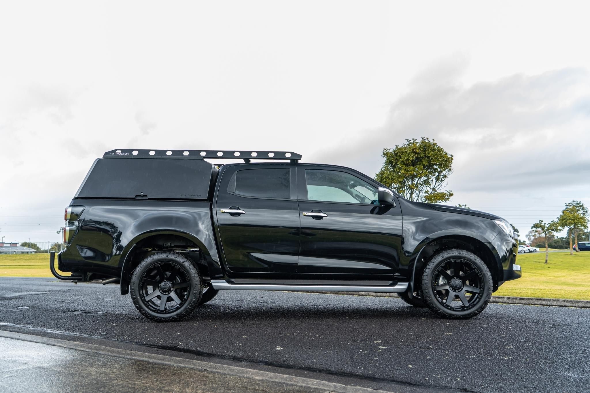Isuzu D Max on BGW Vader