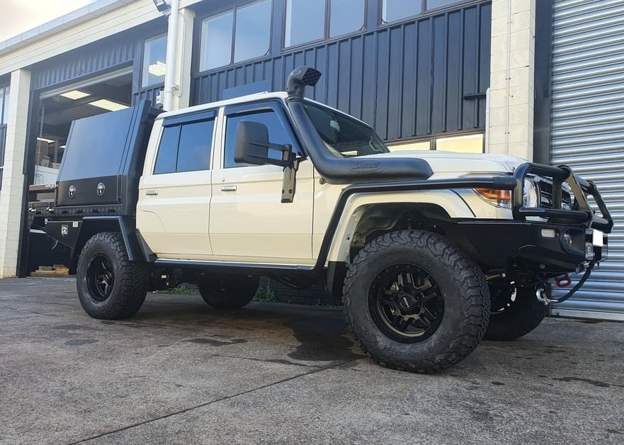 Toyota Land Cruiser 79 Series on ROH Hammer