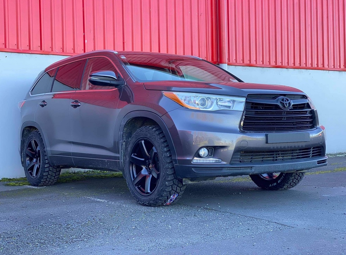 Toyota Highlander (2015) on BGW Beast