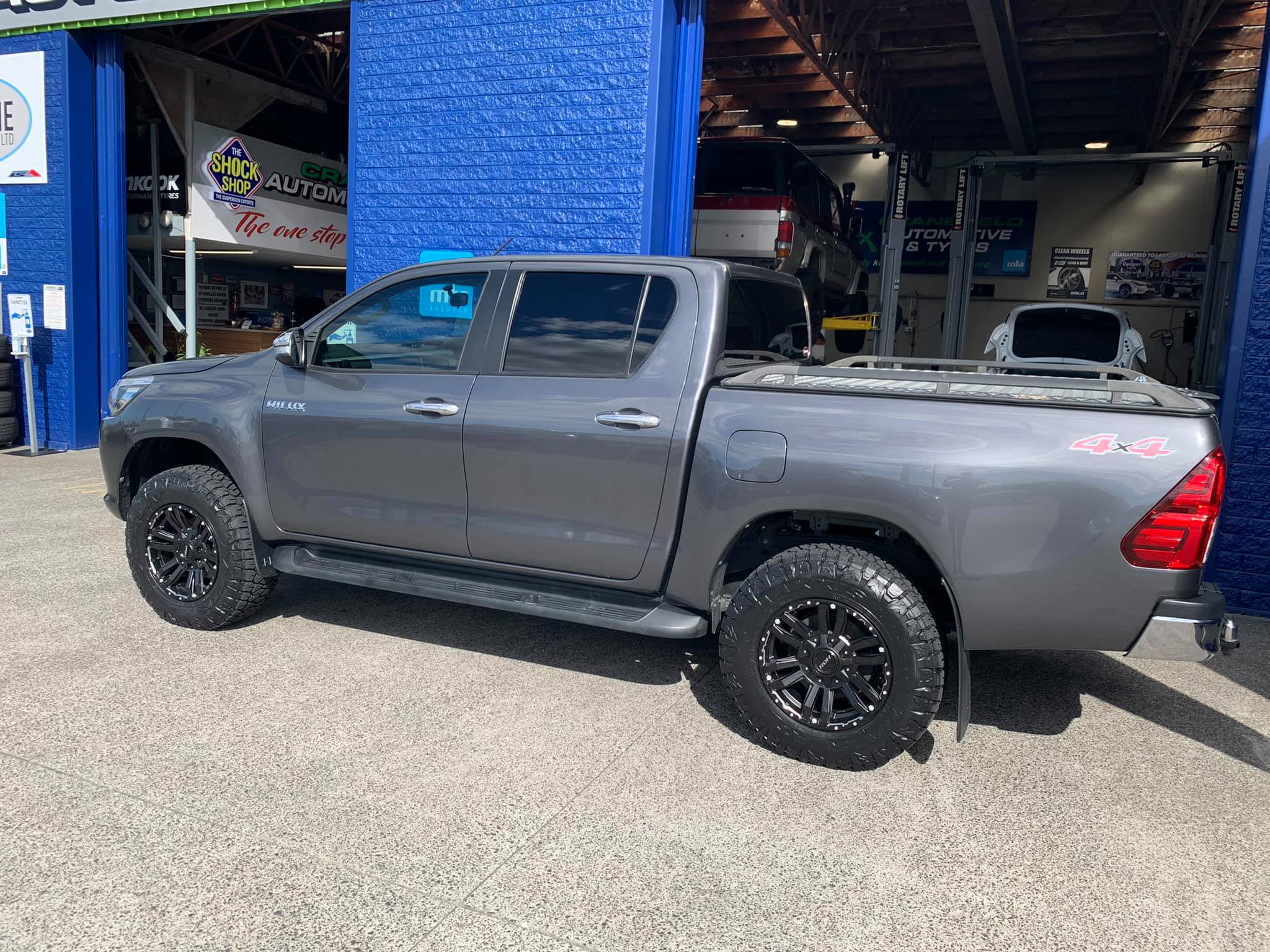 Toyota Hilux SR5 (2017) on ROH Vapour