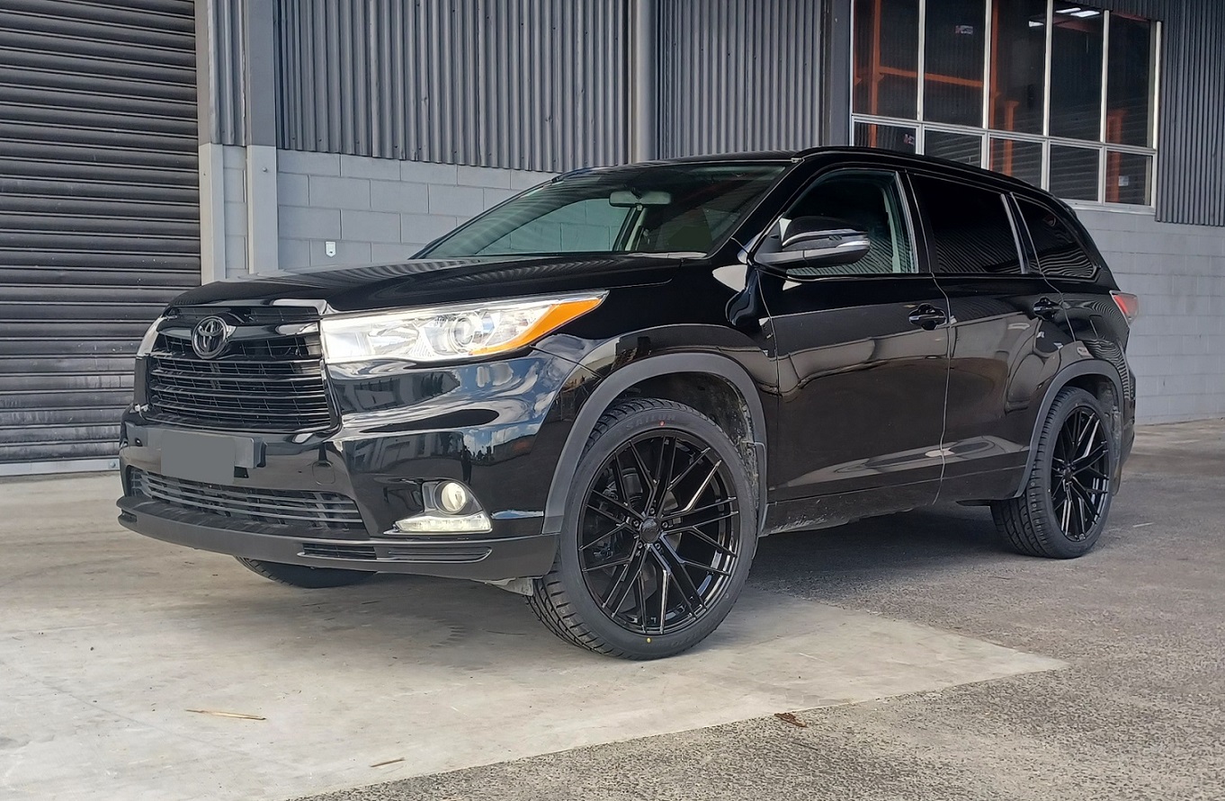 Toyota Highlander (2015) on BGW Prost