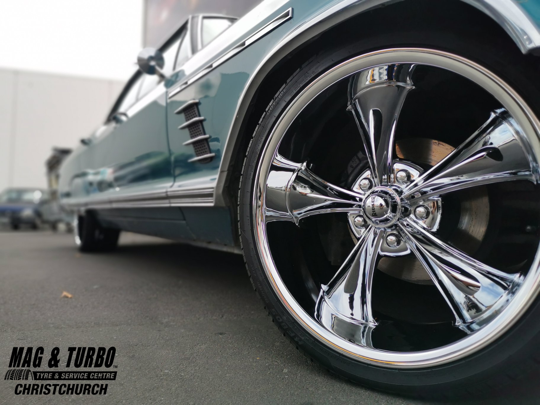 Buick Electra (1966) on Ridler R695