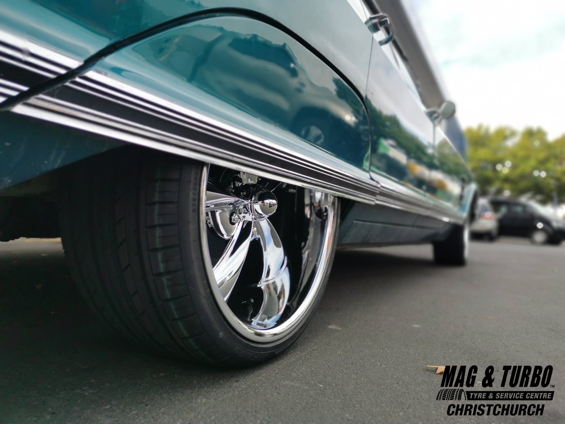 Buick Electra (1966) on Ridler R695