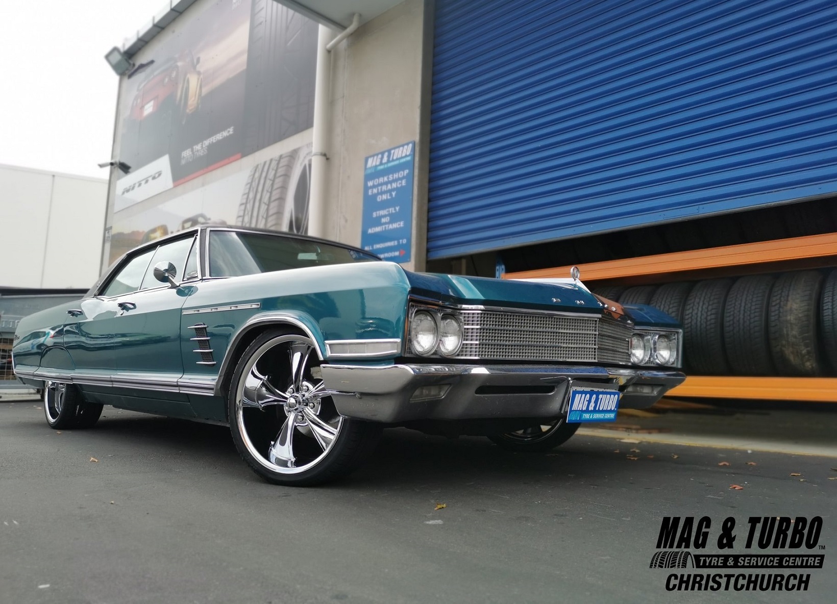 Buick Electra (1966) on Ridler R695