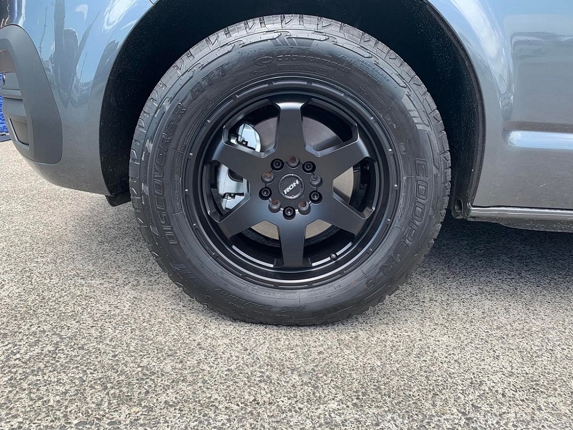 VW Multivan on 17 inch ROH Torque