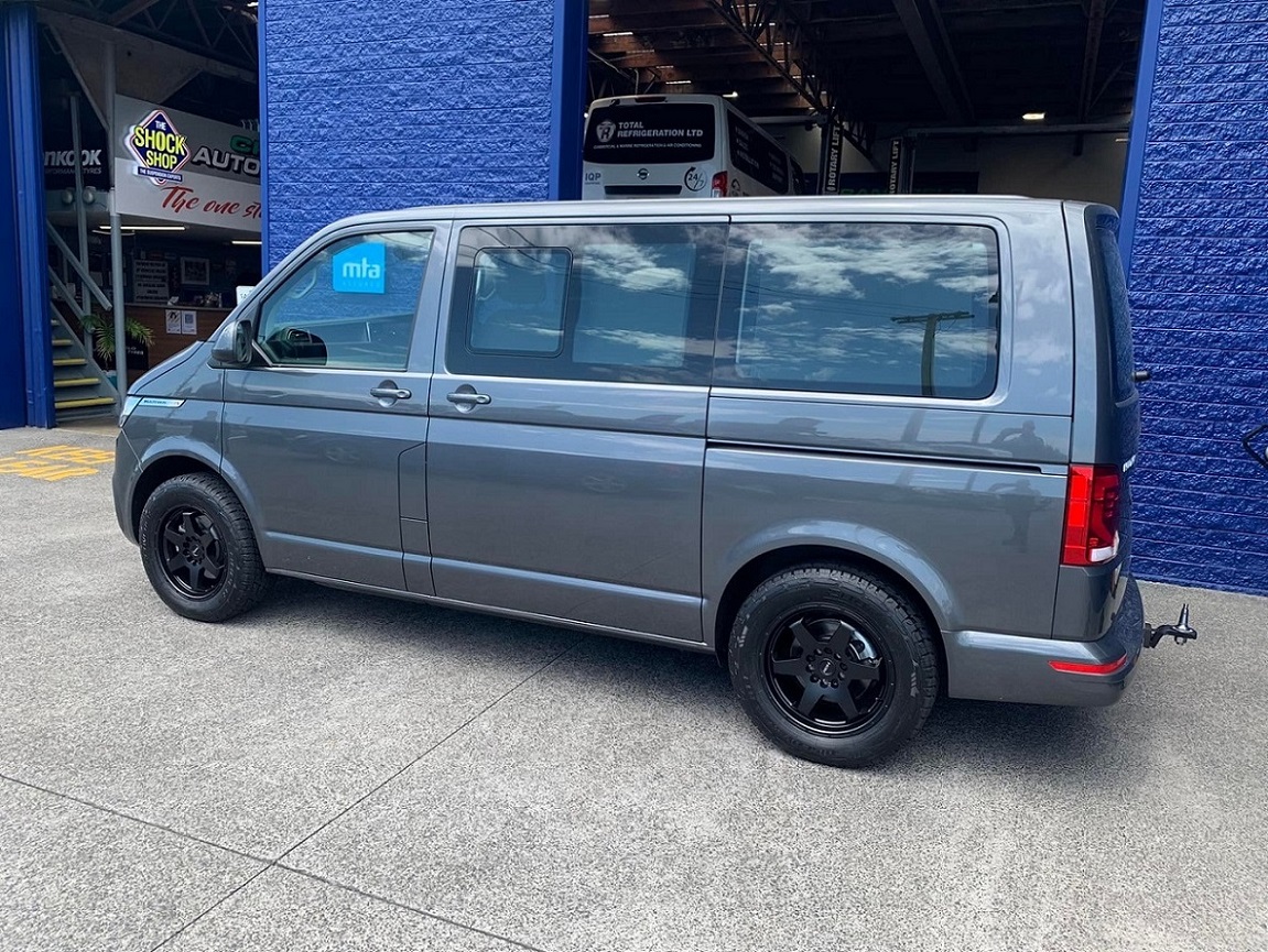 VW Multivan on 17 inch ROH Torque