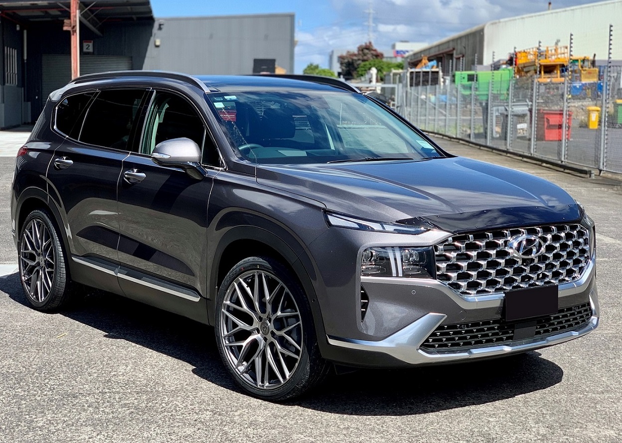 Hyundai Santa Fe (2021) on 22 inch Covert CV1
